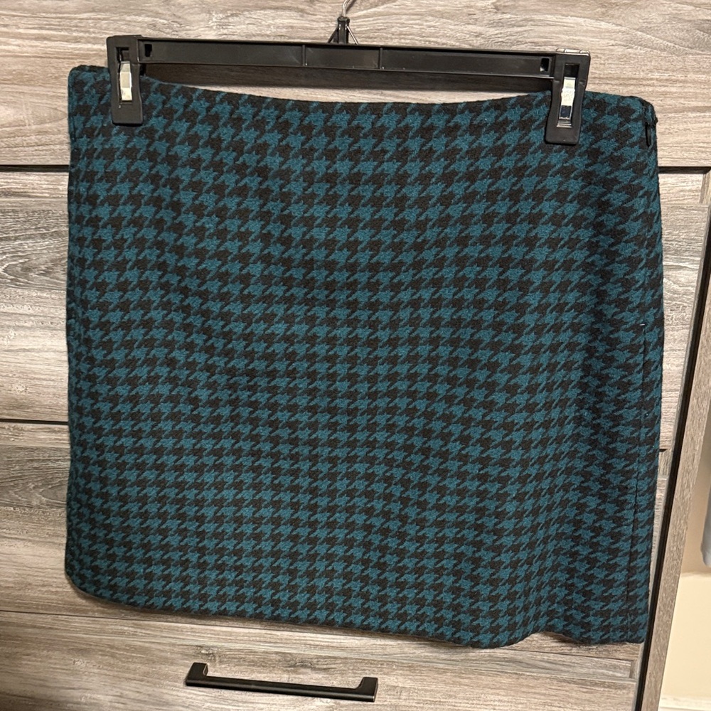 LOFT Houndstooth Mini Skirt in Teal and Black 18”